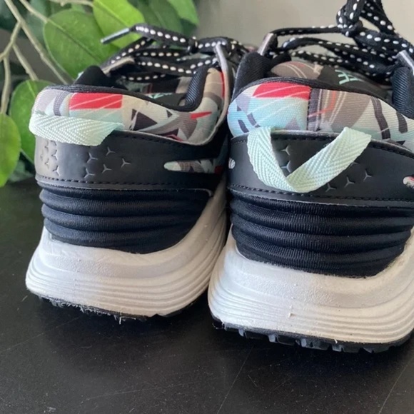 New Balance x Sweaty Betty Vazee Agility Runners - Picture 9 of 15